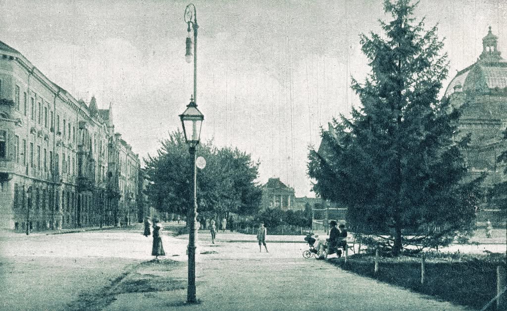 Kukovićeva ulica (današnja Hebrangova) oko 1920. godine